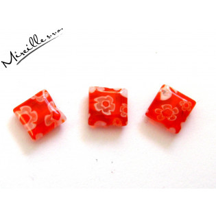 Millefiori čtvereče sv. červený s bílými kvítky, 8x8 mm