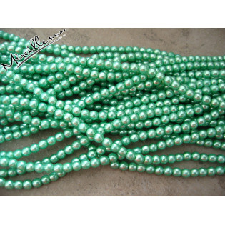 Světle zelené voskové perle, 4 mm