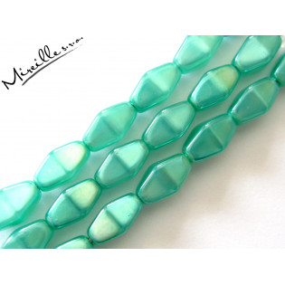 Voskové perle tyrkys zelené, dlouhé lucerny, 8x4 mm