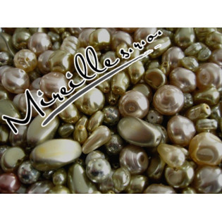 Mix jemně zelinkavé a smetanové perle