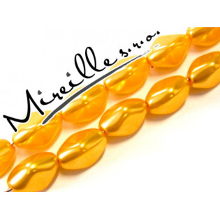 Voskové perle oranžovo/lososové dlouhé trojhranné lucerny, 8x4 mm