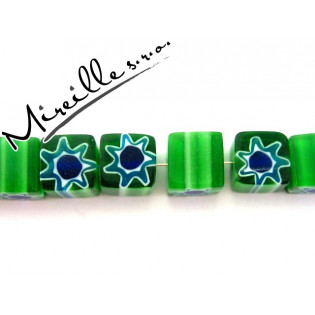 Kostička Millefiori zelená s modrou květinou, +/- 10 mm